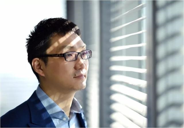赚2000亿李嘉诚用了68年，他靠“拼多多式”扩张