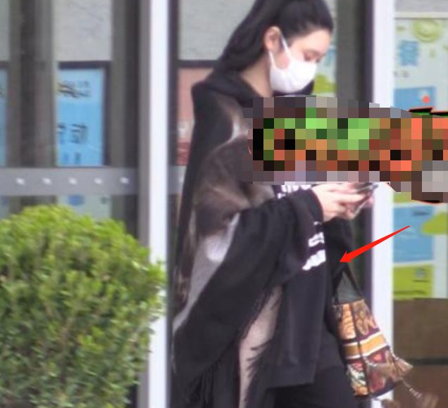 Are 32 years old of Xi Mengyao done produce check to be stolen to pat? Abdomen of keep out of 50 thousand amice, husband whole journey is close-fitting accompany protect