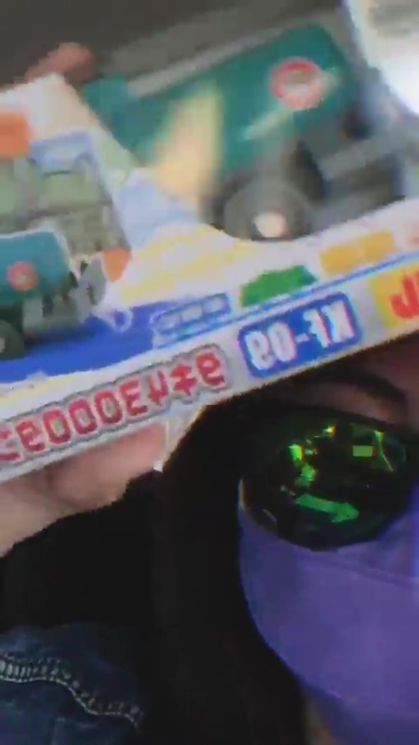 张柏芝抱小儿子超市购物，否认怀第四胎，自曝正式封肚不再生育