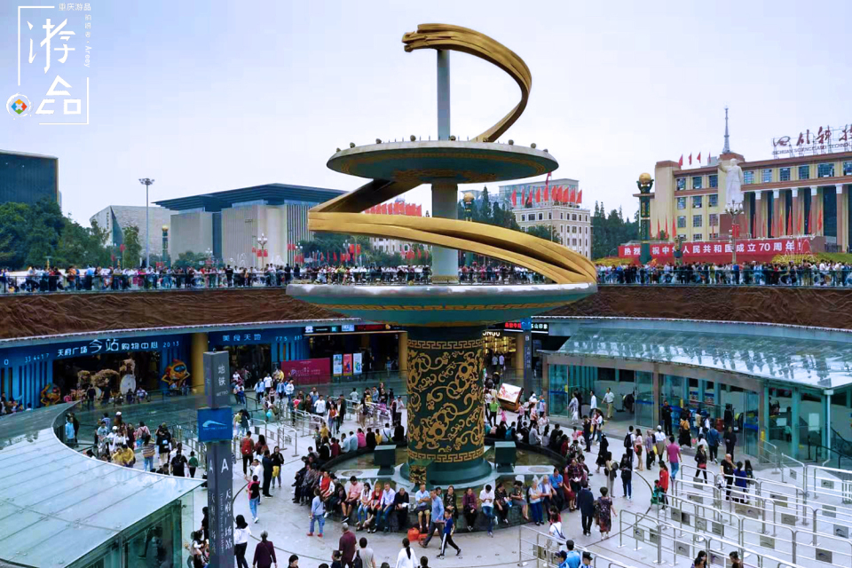 别再说重庆人是大老粗，火爆脾气的背后，是勇猛坚强的生命哲学