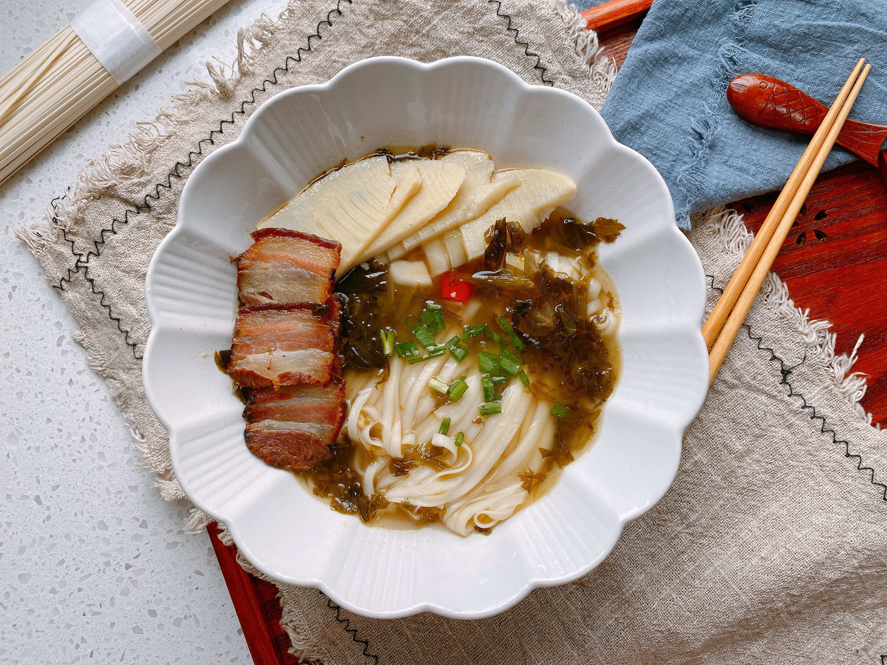 下雪天來一碗熱騰騰的湯麵，5種做法，10分鐘搞定，簡單有營養
