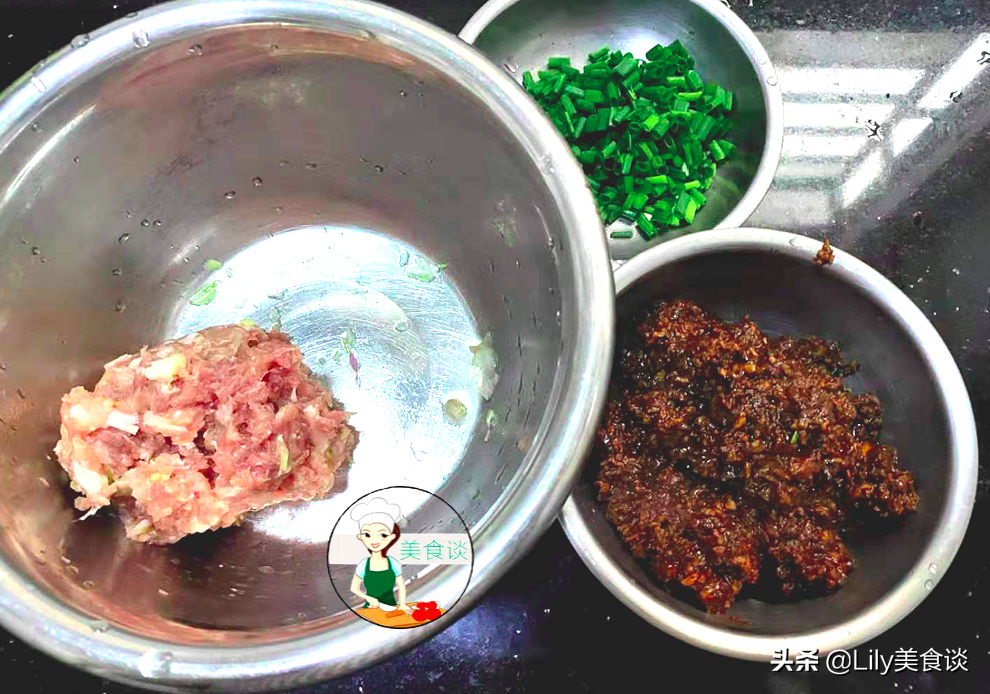 冬天蒸小籠包，掌握好這2點，個個皮軟餡香，蒸一鍋不夠吃，真香