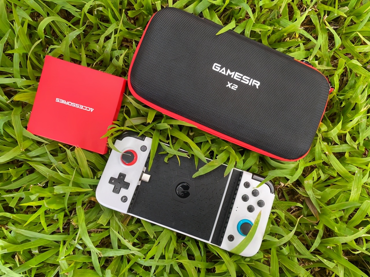 盖世小鸡GamesirX2游戏手柄测评：物理开关，上分神器