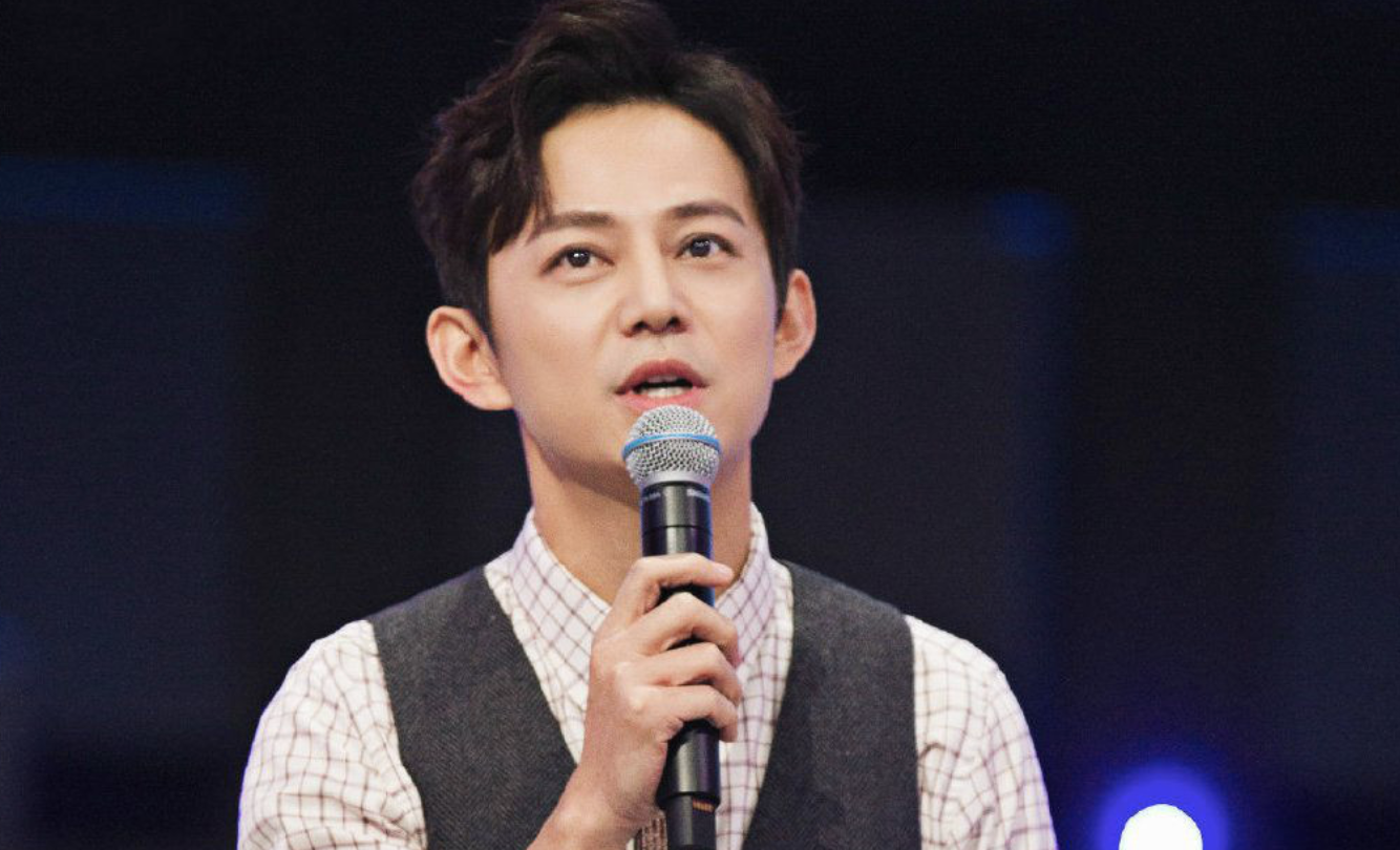 何炅这个明星不好当：说错话被指“双标”，道