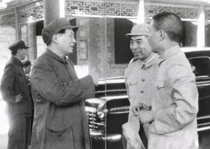 1949年毛主席请张治中来中南海，毛主席：给彭总做助手，委屈了吧