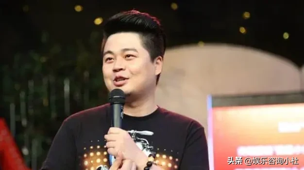 他最终还是娶了那个给他递话筒的女孩！主持人