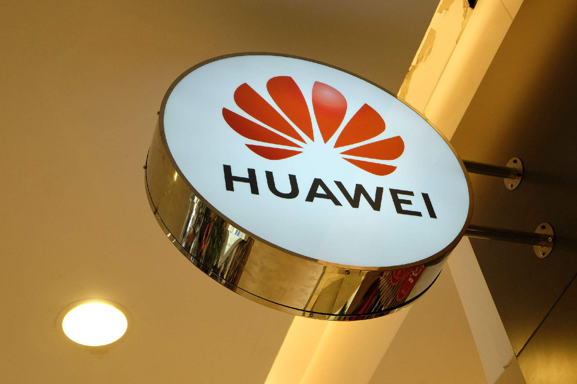 华为鸿蒙系统到底是不是安卓，很多人都搞错了