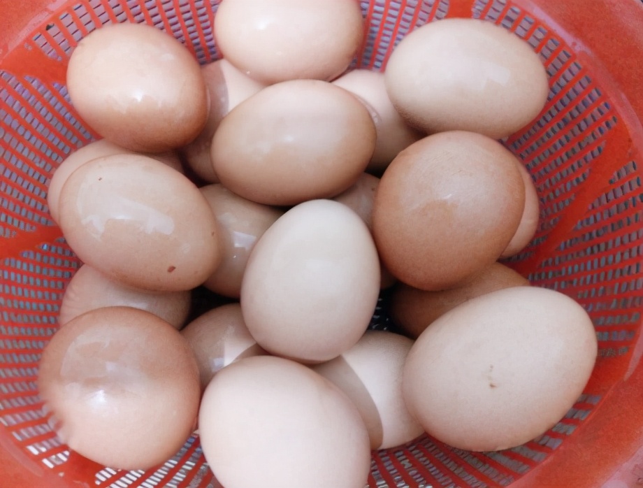 图片[2]-咸鸡蛋的做法步骤图 鸡蛋个个流油还咸香-起舞食谱网
