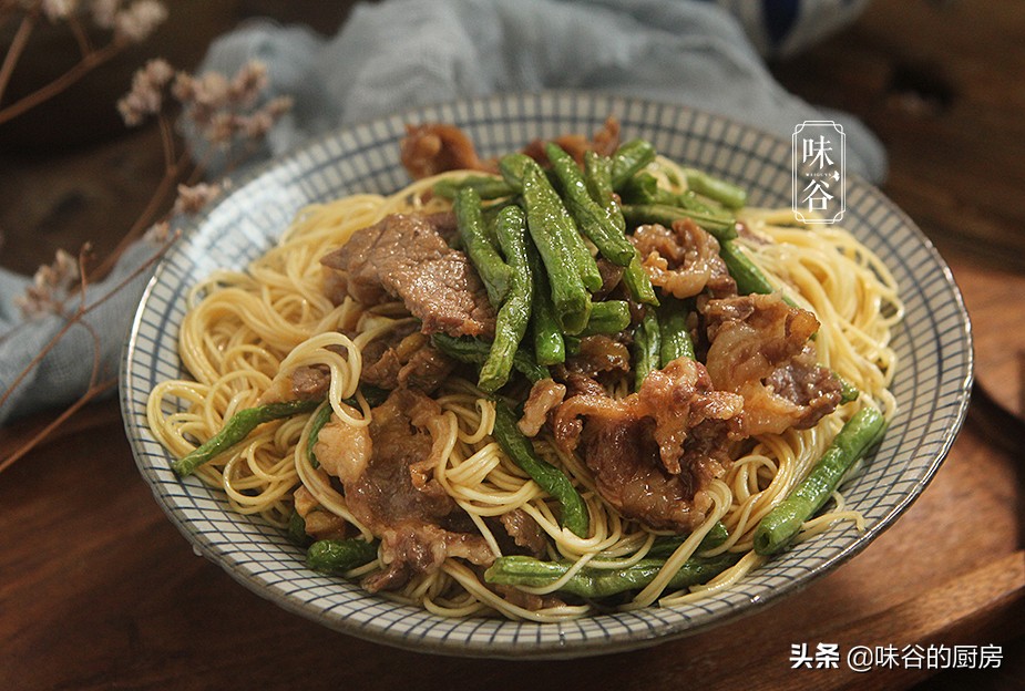 在家怎么做炒面才好吃？尝试这个做法，不粘不坨，味美又好吃