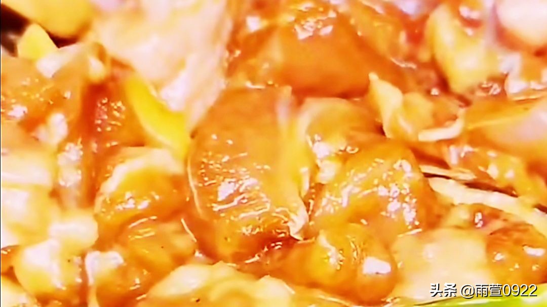 Lazy version of steamed chicken with mushrooms: the chicken is tender and juicy, the mushrooms are fragrant and refreshing, and the soup is rich and delicious.
