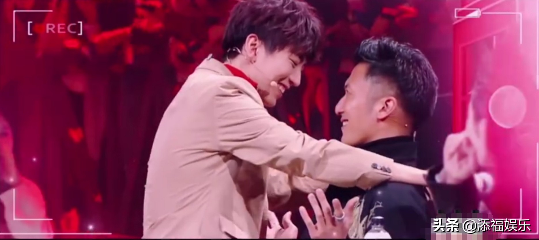 被谢霆锋质疑长高了，王俊凯承认：我穿了增高