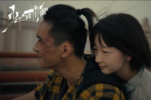 《少年的你》胡小蝶的一个小细节，其实暗示了