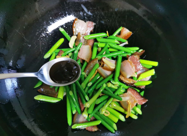 圖片[5]-蒜苔炒臘肉做法步驟圖 脆爽還入味-起舞食譜網