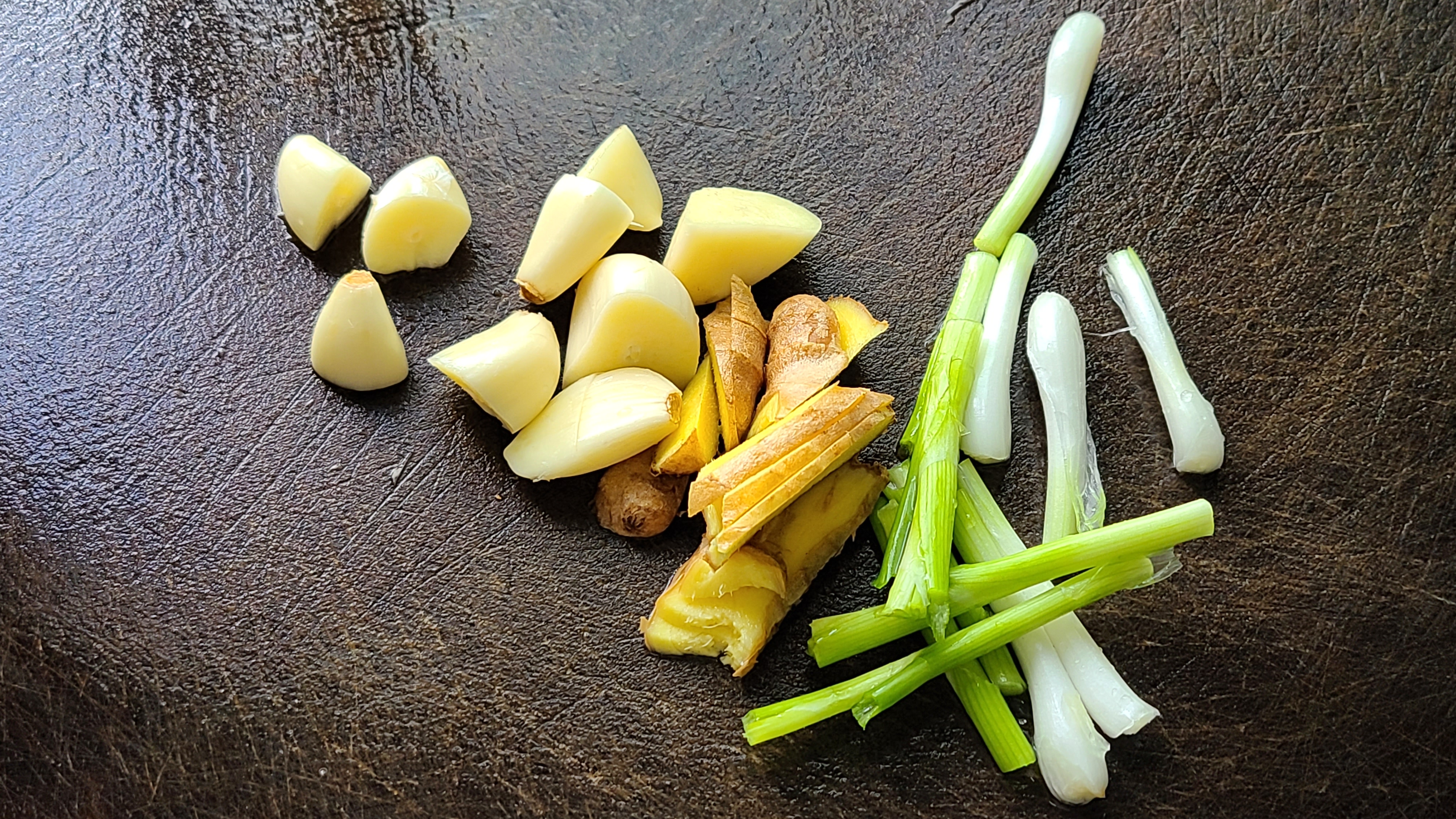 豉油鸡，广东人经常吃的一道美食，简单好吃香味浓，值得一吃