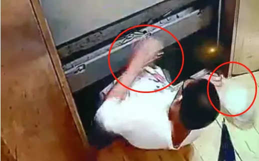电梯吃人事件频发,被困电梯怎么办?关键时刻