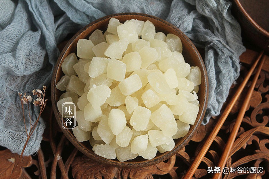 柚子皮是好寶貝，別再扔掉了，做成小零食清香甘甜，全家都愛吃