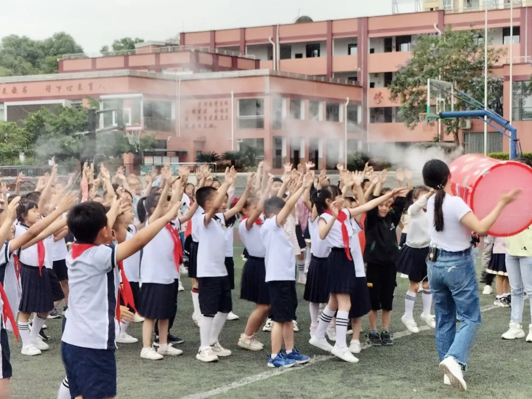 「科技万小」—四川省科技馆到天府新区万安小学开展科普活动