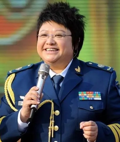 韩红：幼年丧父母亲改嫁，与王菲爱上同一男人，如今穷到令人钦佩