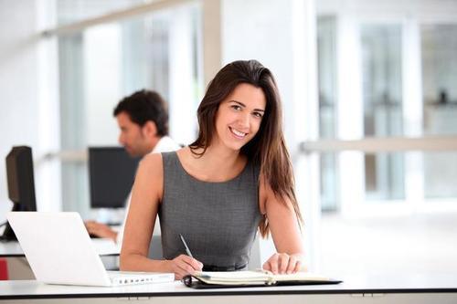 职场新人如何与同事相处？“四多四少”教你搞