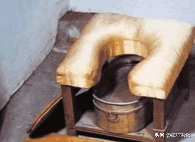 故宫有9000间房，却没1间厕所，上万人在皇宫生活