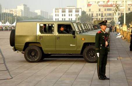 看看部队里的军车是如何停放的，现在知道为啥中国军人这么牛了吧