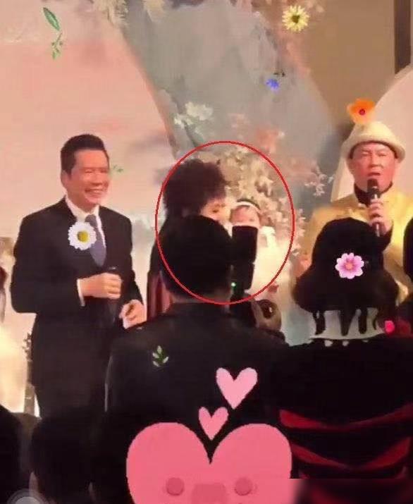 向佐郭碧婷为女儿举办豪华百日宴，开21席庆祝，网友却感觉厌烦
