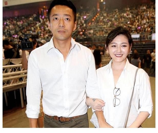 大s离婚声明后 婆婆张兰歌舞升平继续直播 母子俩均让人寒心 沉思沼泽 Mdeditor