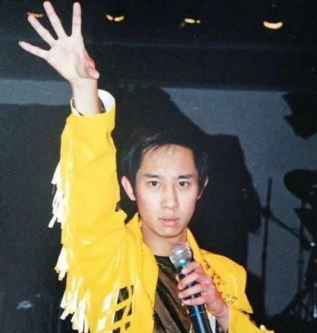 13年前，二人同上春晚，如今賈玲成了老板，那么白凱南哪去了？