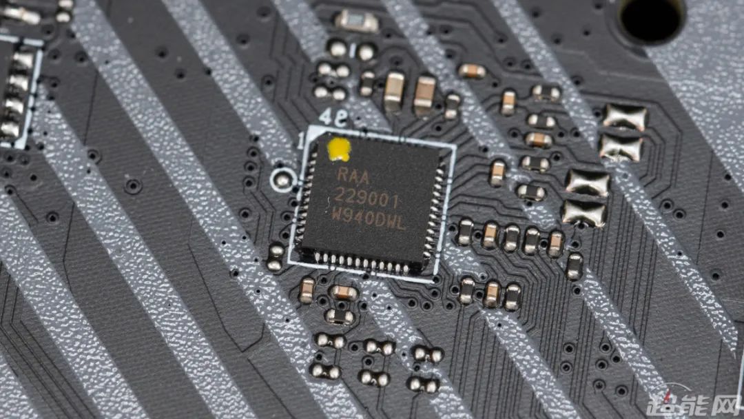 微星MPG Z490 GAMING CARBON WIFI主板评测