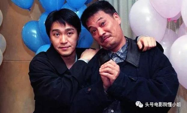 周星驰一头白发送别吴孟达！原来，他最讲情义，这几位都放在心上