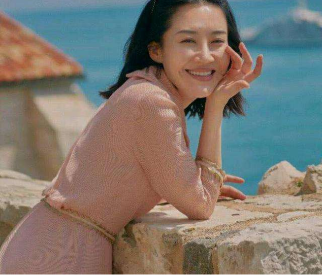 刘玉翠年过五旬至今未婚，秦岚为不婚族，吴君