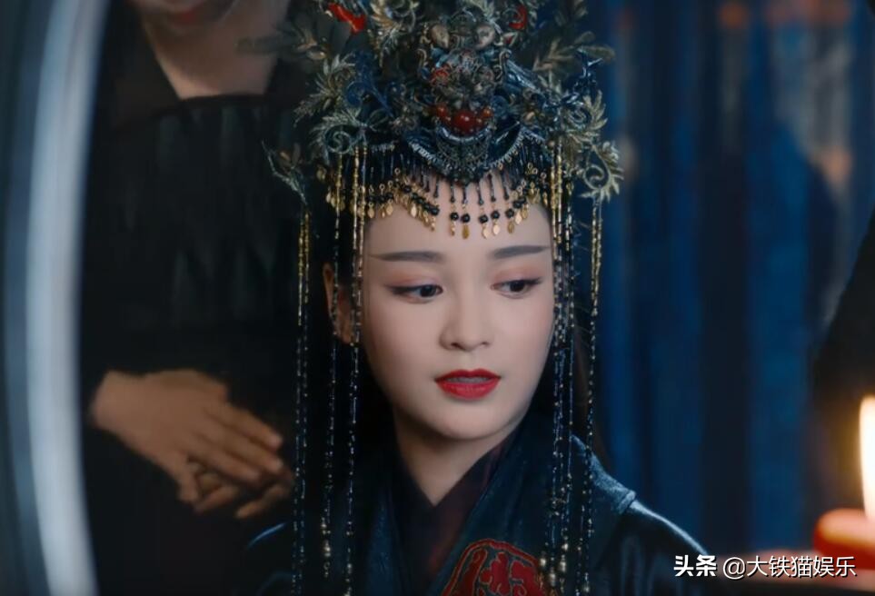 同一部劇中，當(dāng)女配和女主造型一樣，就很考驗(yàn)女主顏值了