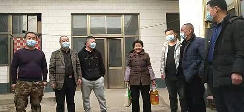 邢台市任泽区留垒村：慰问孤寡老人、贫困户及老党员