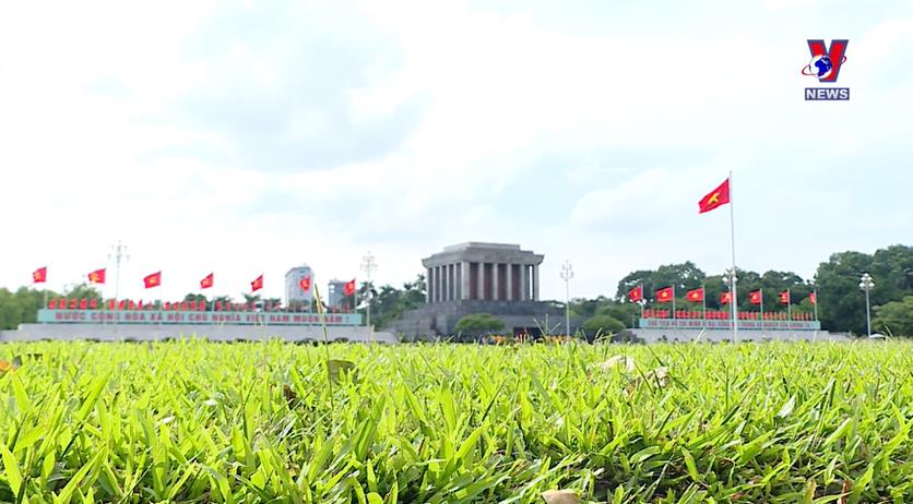 越南领导人拜谒胡志明主席陵：世世代代铭记伟