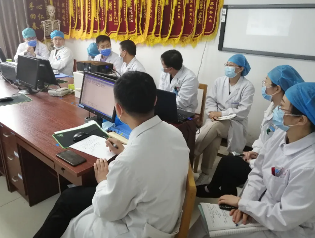 跨越千里的MDT会诊：河北工程大学附属医院复兴区骨科将专家“请”到患者床旁来
