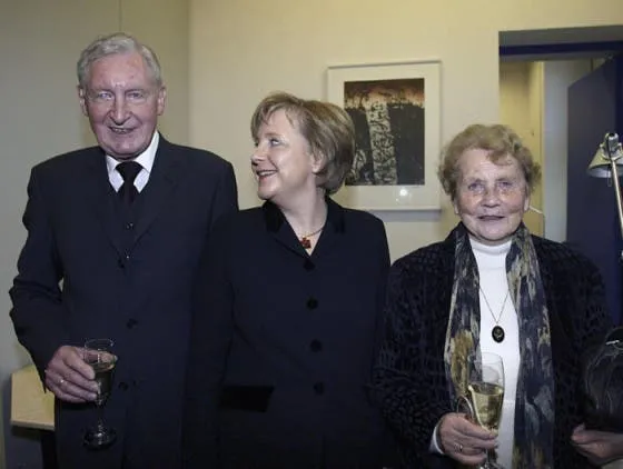 东德人正在怀念共产党