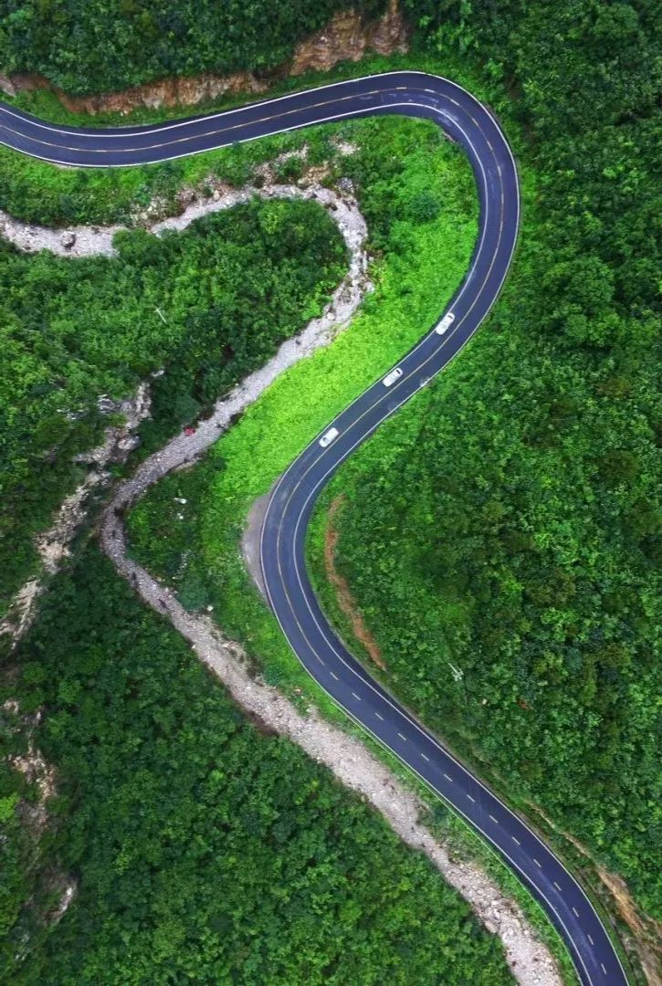 中国8条经典自驾线路,这8场诗与远方是时候出去走走了