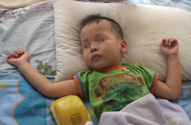 孩子熟睡後總愛�滿床打滾�？ 是睡得不安穩嗎？ 及早了解幫助孩子