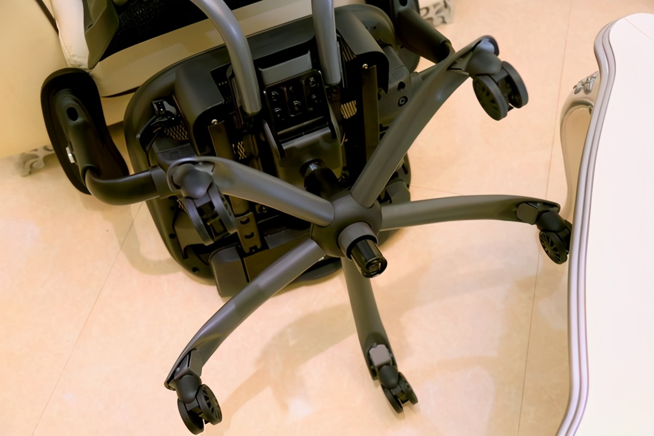 再次入手人体工程学椅，这一次为何入手网易严选？