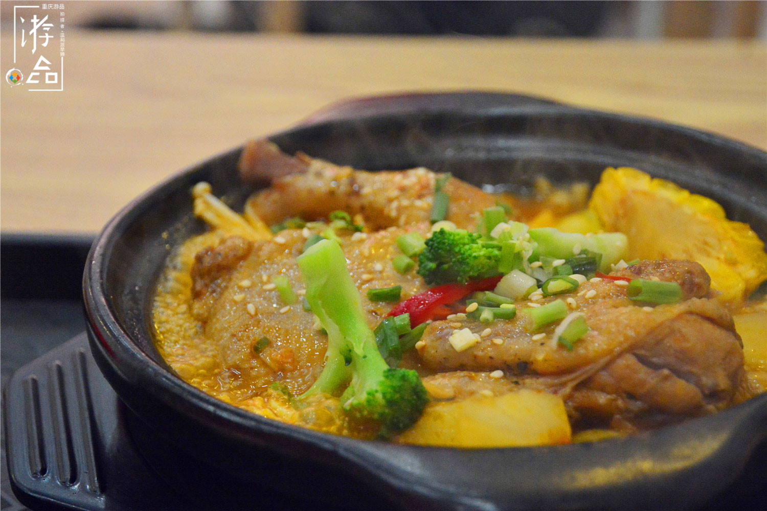 中式快餐的新面孔：鲍汁脱骨鸡，能复刻黄焖鸡与鸡公煲的辉煌吗？