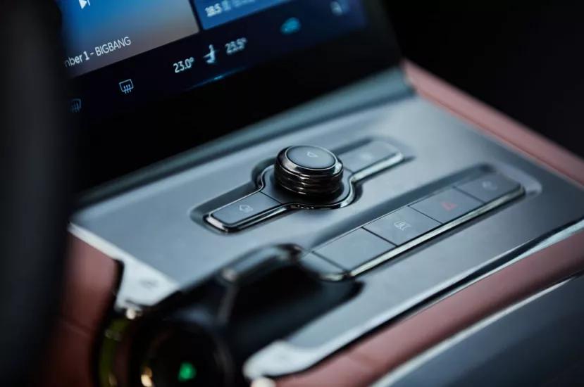 奔驰EQC、宝马iX3？三四十万的蔚来EC6凭自动驾驶就赢了