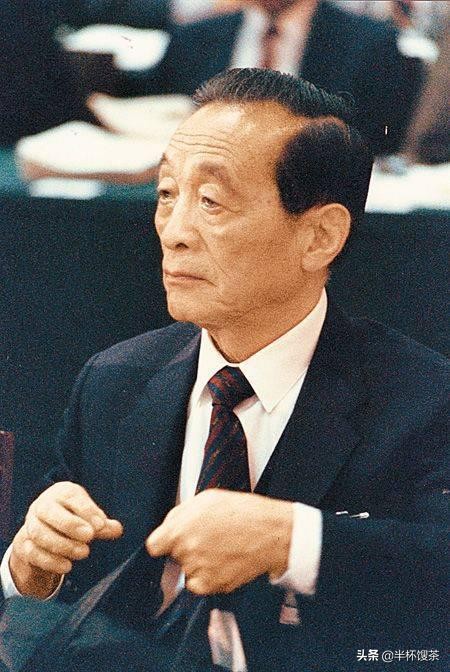 「说谍」1963年底，周总理亲至东南某岛屿上会见对岸哪位高层