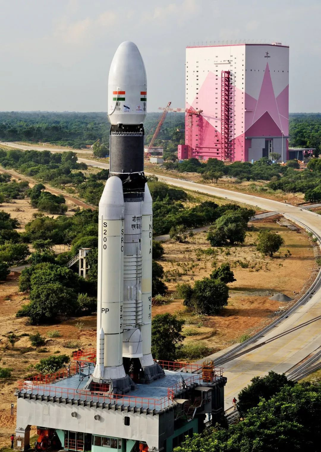 印度靠巨型“火箭”打了翻身仗，箭体选择不锈