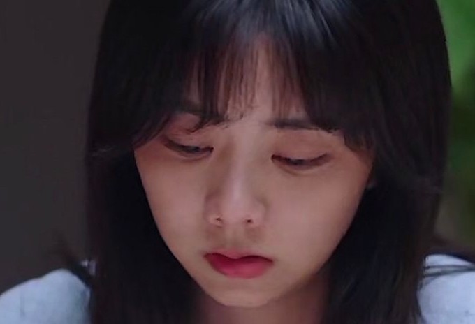 31歲的譚松韻，熒幕前單純美好，背后的故事卻讓人心疼