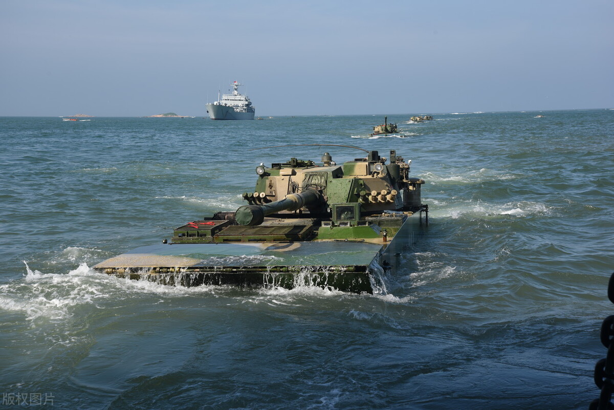 �ո�̨�����ڱصã�����ֱ�����ݣ����̨���"����"װ������ע��