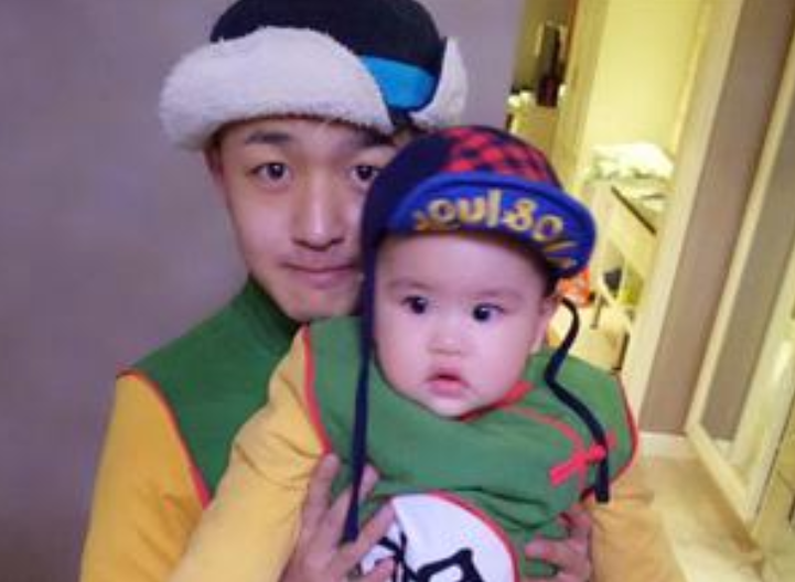 包贝尔自曝打过女儿一巴掌，当说出原因后，网友称赞：真会养孩子