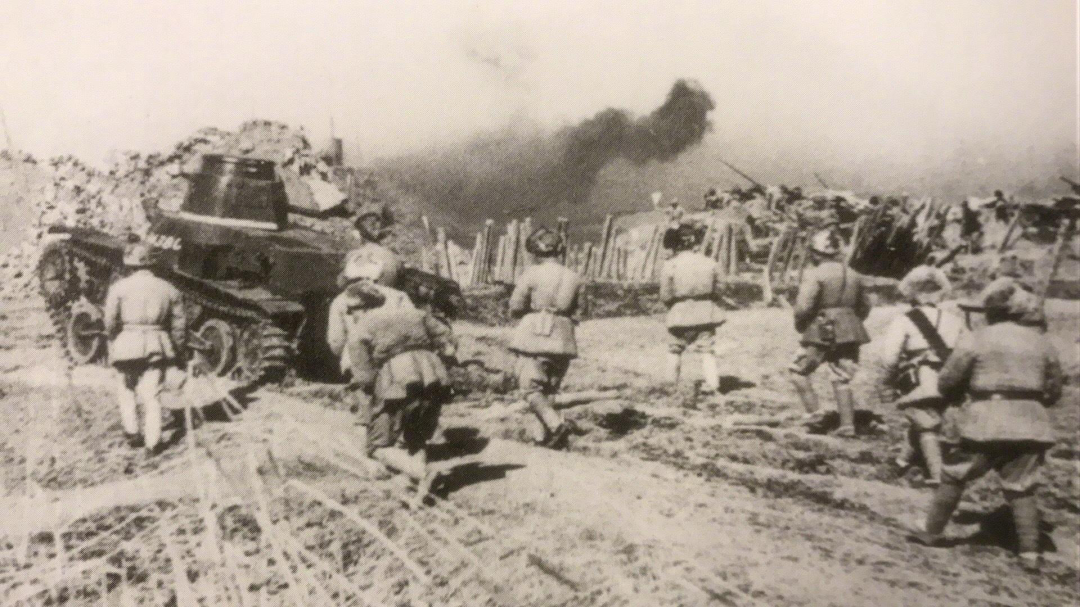 只有粟裕敢！解放战争中仅一次，我军同时对付