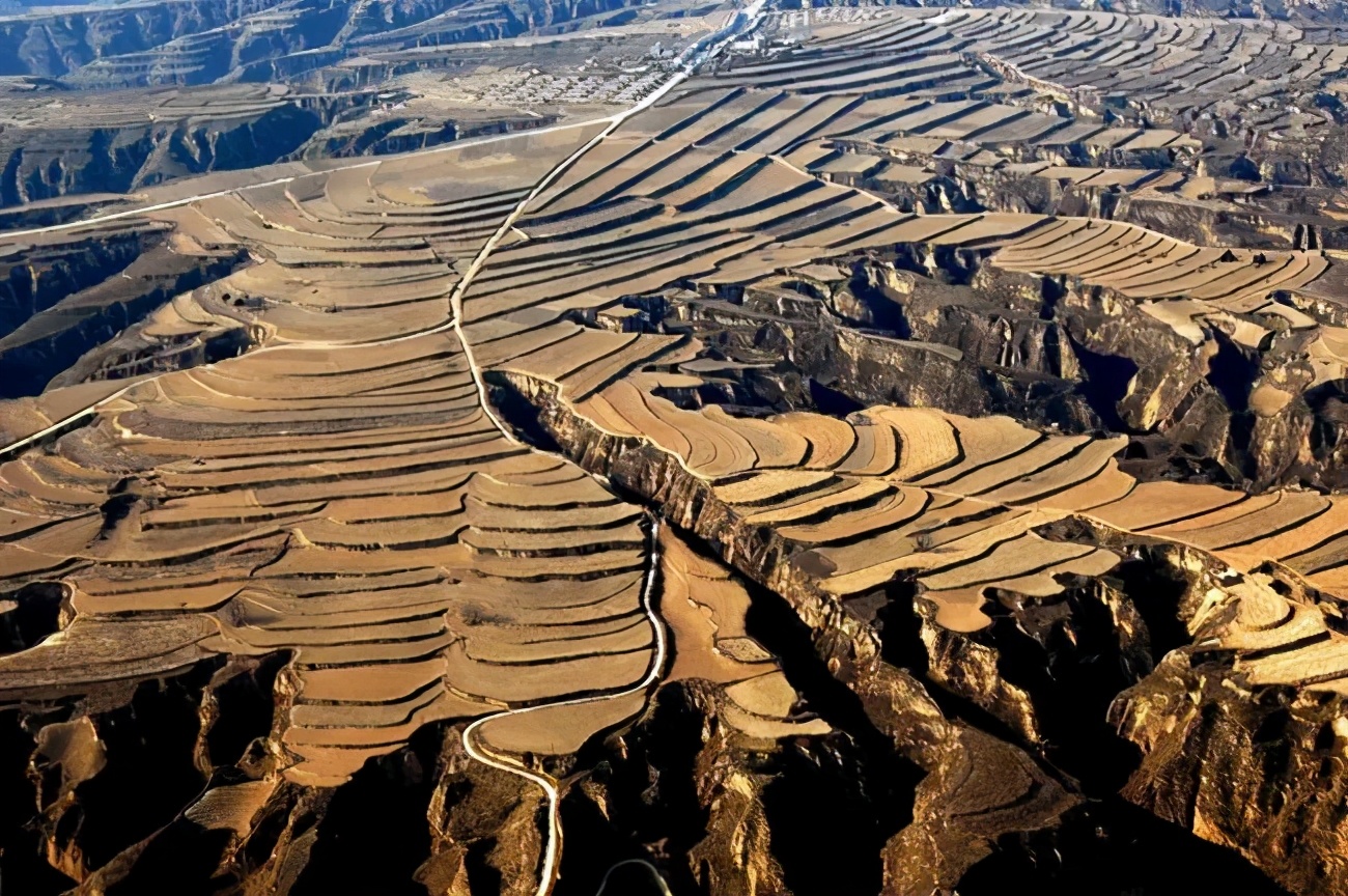 黃河下游已成“地上懸河”，每年堆積4億噸泥沙，為何不挖走呢？