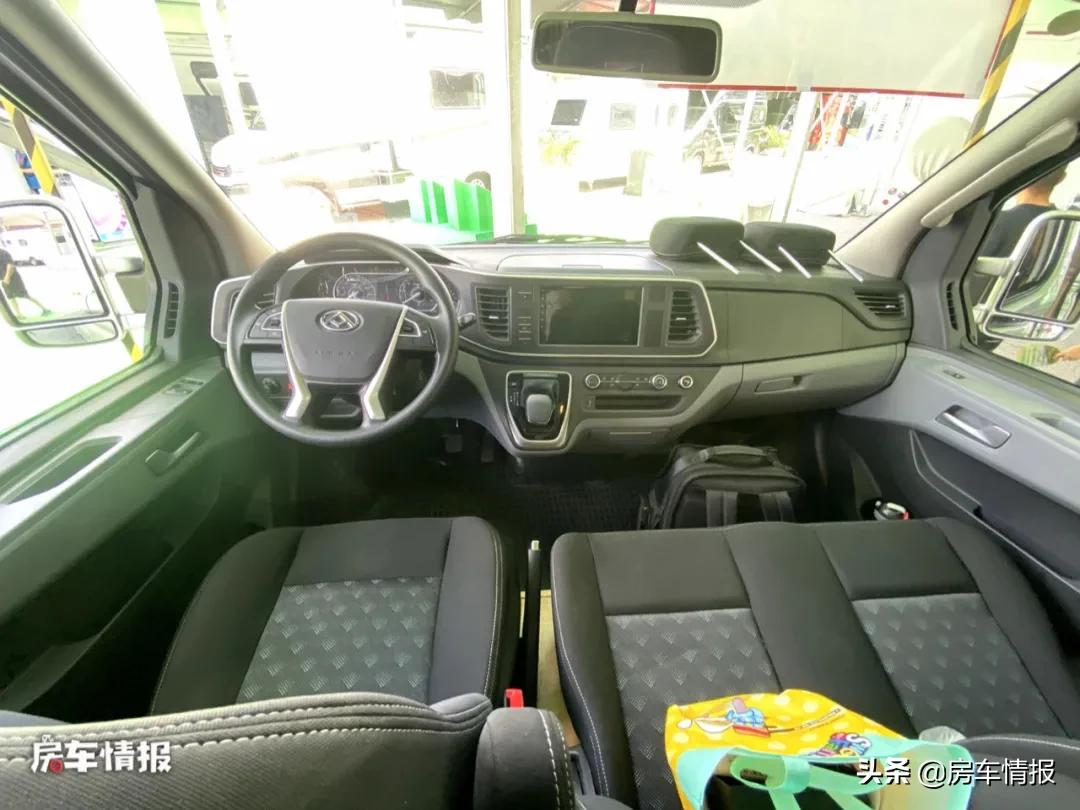 两款10万出头的热门房车,金杯海狮王挑战大通