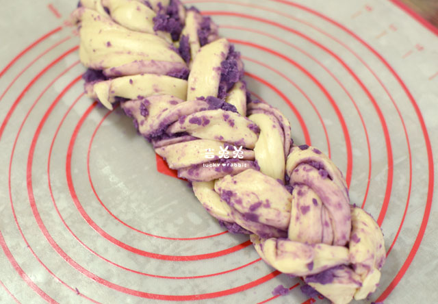 紫薯牛奶吐司的做法，省时省力，当早餐营养美味，每天多睡十分钟